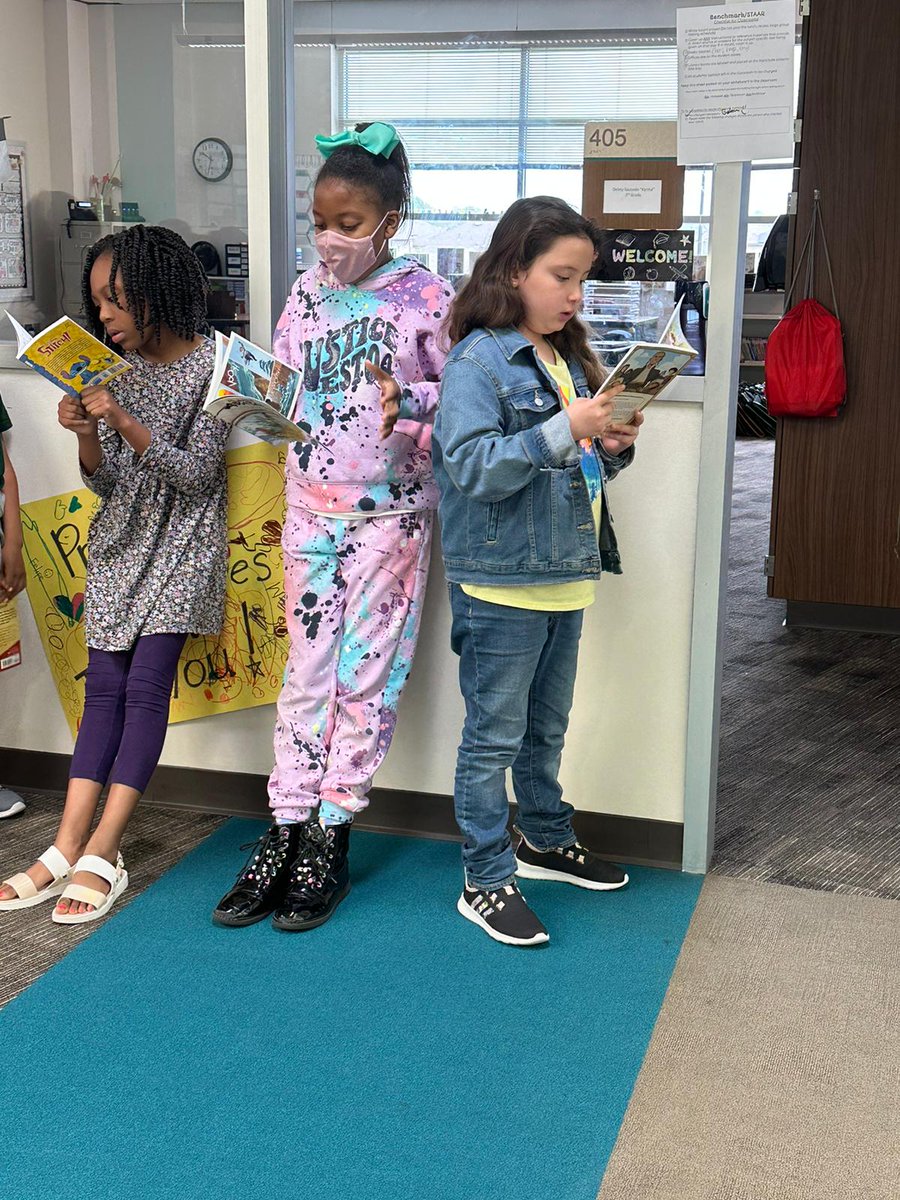 WoodardCFISD's tweet photo. The #ALLINWolfpack is reading here, there and EVERYWHERE to show their @CyFairISD #CFISDSPIRIT for the #ReadToTheFinalFour @MFinalFour #MFinalFour Reading Challenge.  #READBYEXAMPLE @suebrenz @jesmcallister @MrsNgo04 @KGrahmann @Woodard_Counsel @ReubertaBitz @KHOU https://t.co/lFMKsvGXKj