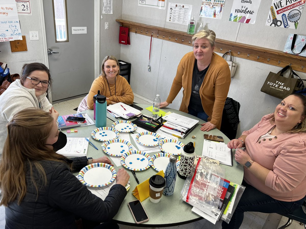 WendyWall_Math's tweet image. AVMR Course 2 participants explored phases of multiplication and instructional activities. Composite units of #mathjoy! #quickdraw #arraybingo #rollinggroups @MathematicsFcps @USMathRecovery Special thanks to @FairhillES for hosting! @MtVernonWoods @BullRunES @FCPSLaneES