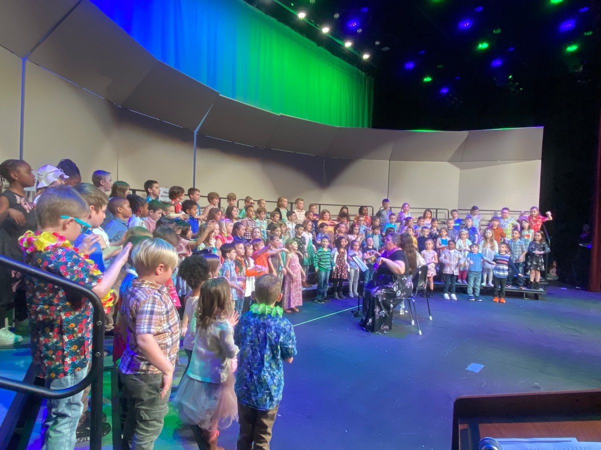 RoadrunnerROCKS's tweet photo. RV 1st Graders Rock the house with their “Beach Days” concert!  What a fun performance! Great job!
#weschools https://t.co/OdabMo21XQ