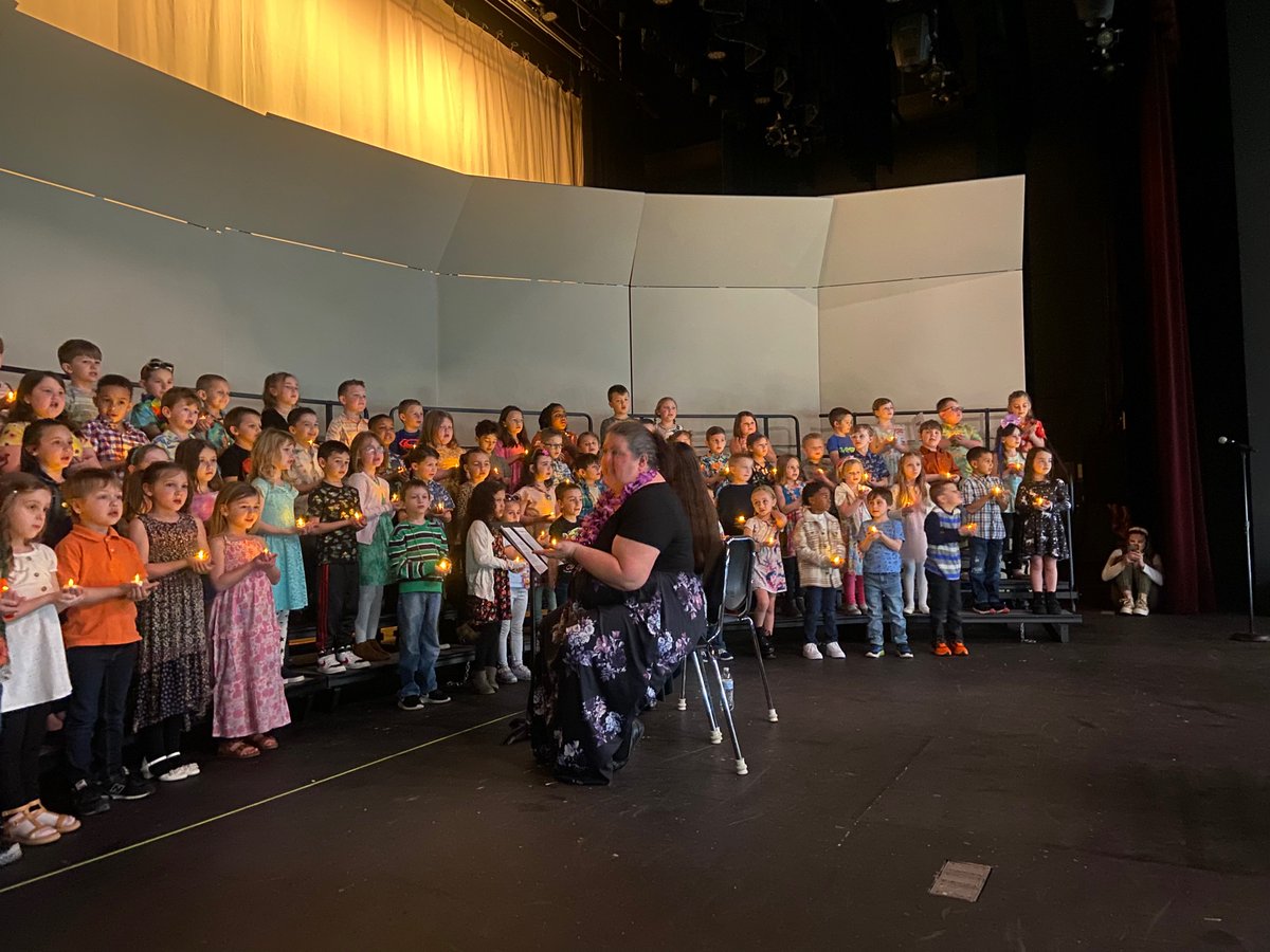 RoadrunnerROCKS's tweet photo. RV 1st Graders Rock the house with their “Beach Days” concert!  What a fun performance! Great job!
#weschools https://t.co/OdabMo21XQ