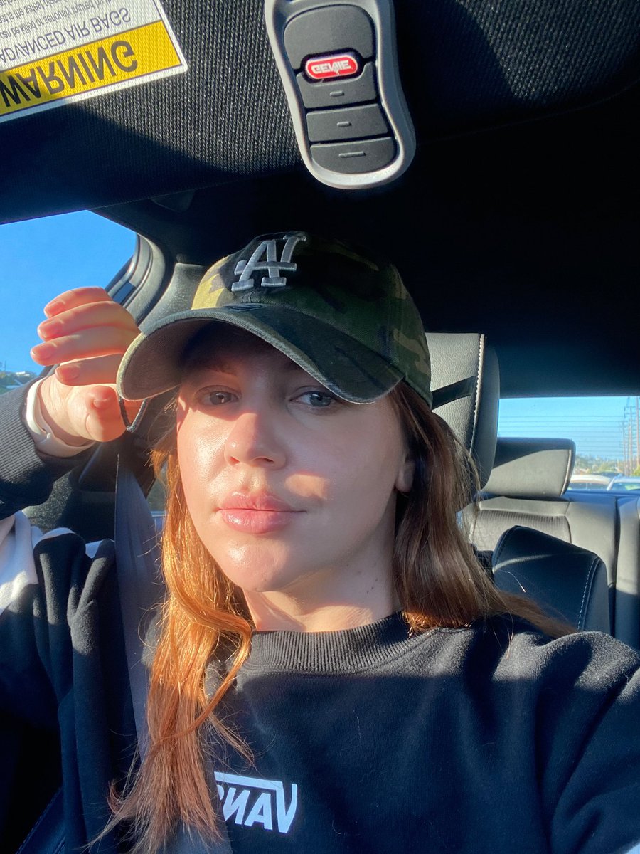 trashleywrong's tweet image. very hydrated