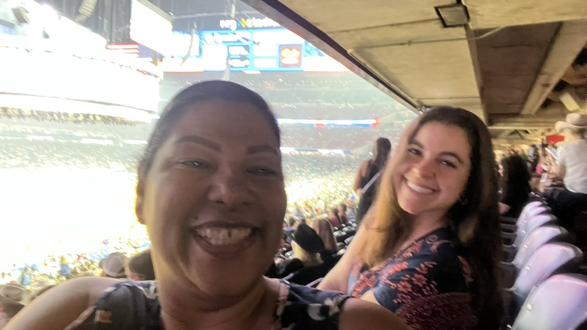 Mita_I's tweet photo. #RODEOHOUSTON https://t.co/lNoeNRqrjl