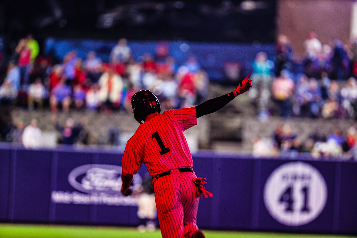 OleMissBSB's tweet photo. Left 'em on Red 🔴 https://t.co/D4YPIfLJxX