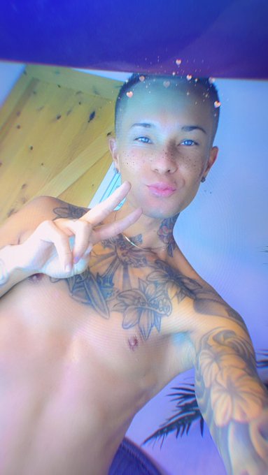 Hiiii babesss!! ??? - (Say it back!!??) #sayhello #Femboy https://t.co/sJKWlECXBu