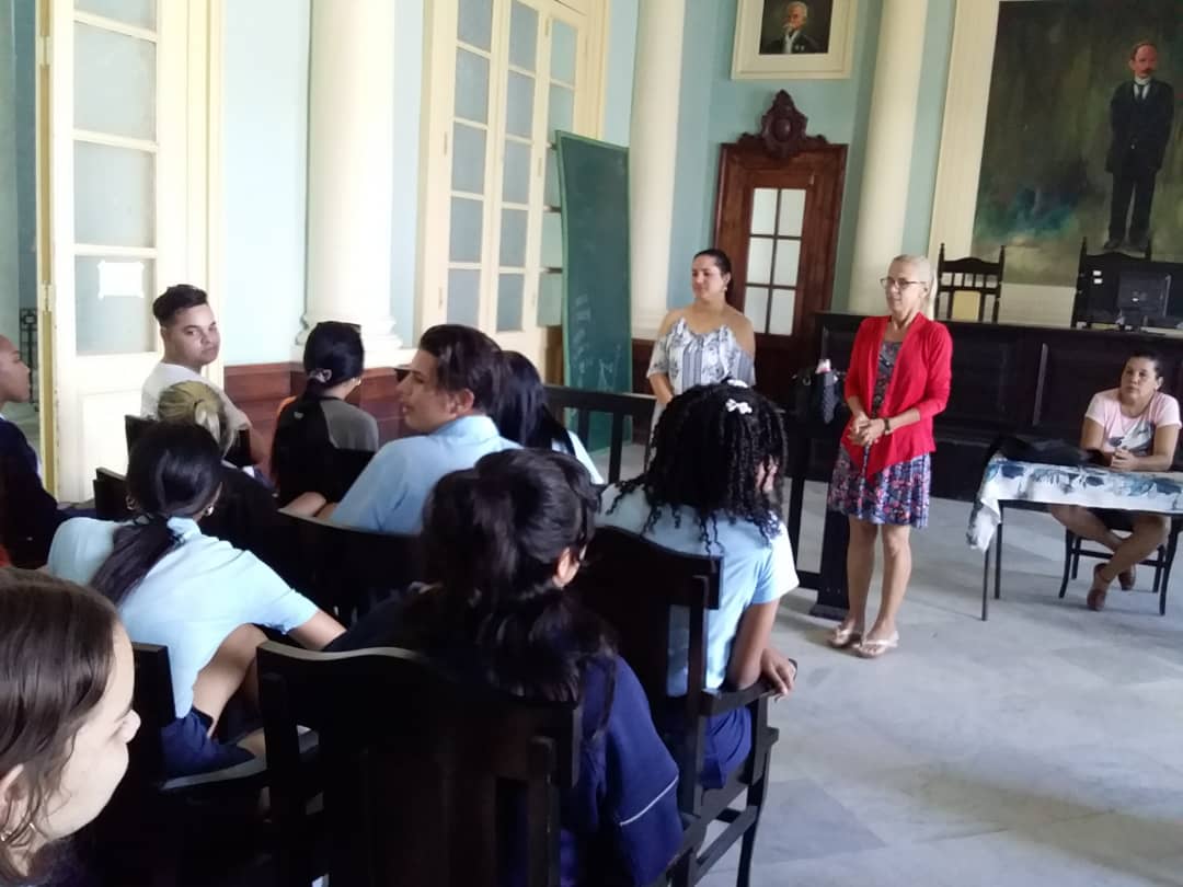 Juristas de #VillaClara ,realizan audiencias públicas en los Pre universitario sobre el proceso de Elecciones 2023 #VotoPorTodos.#CubaViveYTrabaja.