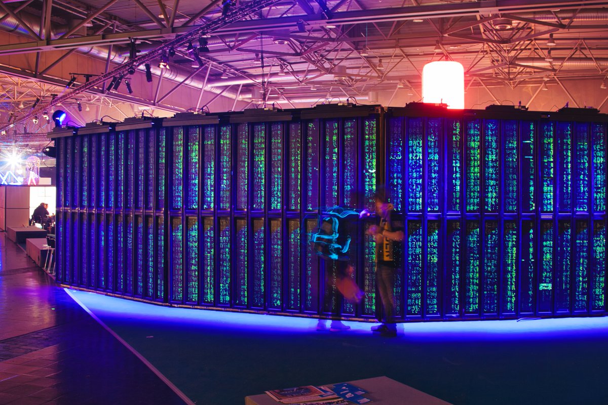 hackerpics4223's tweet photo. 36C3 Chaos Communication Congress (2019) Hacking Displays #light #flipdot #ccl #leipzig #messeleipzig #messehalle #congress #hackercongress https://t.co/EPVcqMwHzr