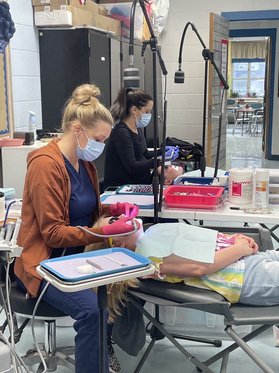 AnnaWShepherd's tweet photo. Thank you, Big Sandy Health Care, Dentist - Heather Spradlin, DMD
Hygienist - Terra Moore, RDH and Samantha Blair,RDH for your service to ⁦@BLESbobcats⁩ ⁦@SchoolsFloyd⁩. https://t.co/UMoGpN0pVl