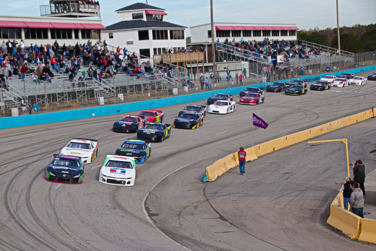 RACE22.com tweet media