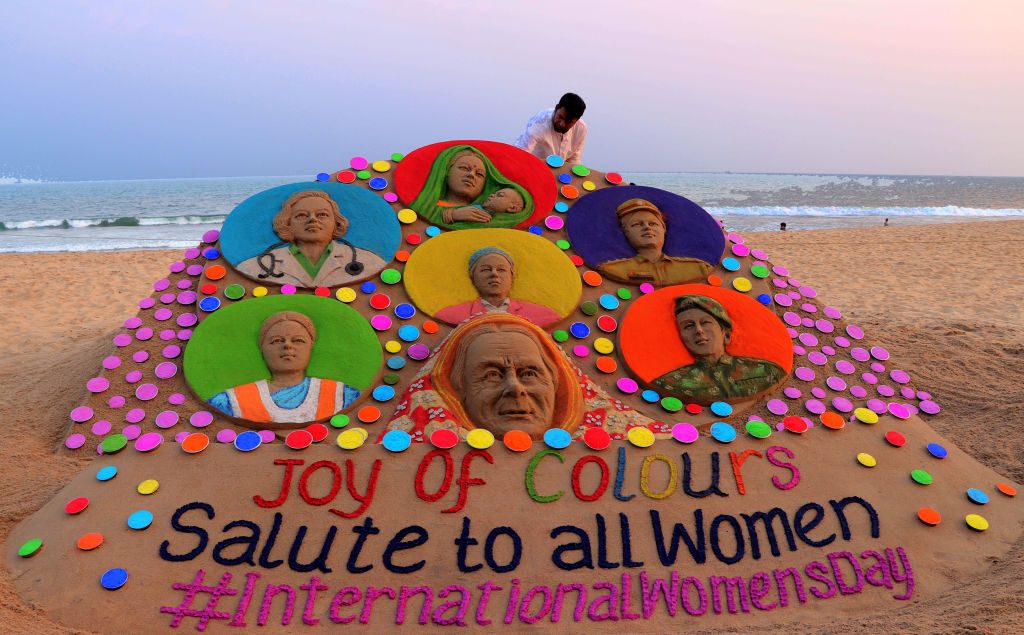 होली की शुभकामनाएँ....महिला दिवस की शुभकामनाएँ... #March8 #Holi