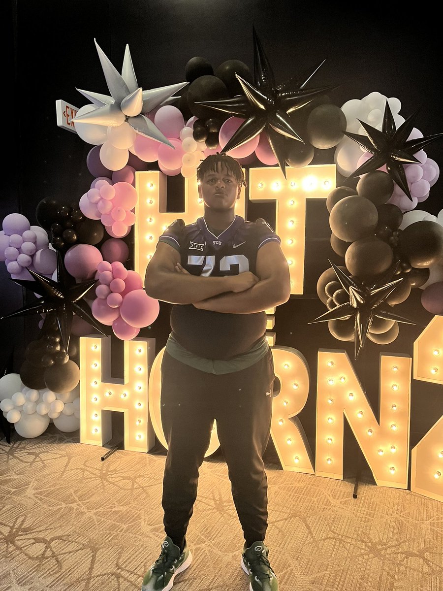 ReggieWilson73's tweet photo. Had a Great visit at @TCUFootball can’t wait to comeback @forest_naaman @CoachP_WAM @CoachNJackson @dealt4aces @Naaman_Football @CoachRickerOL https://t.co/8ZTemYmvq5