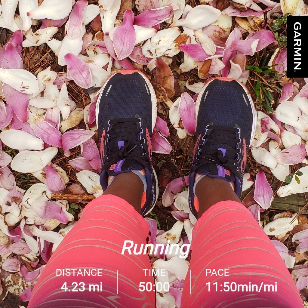 nacole99's tweet photo. Another week of @SavannahSports #savwomenshalf training is here and in full bloom. Less than 4 weeks until race day on 4/1. Sign up & use code BIBRAVESWH22 to save 10%. #bibchat #SavWomensHalfBR #RunSAV #runchat #leagueofgarmin #bibravepro https://t.co/zjzZhSw7Q7