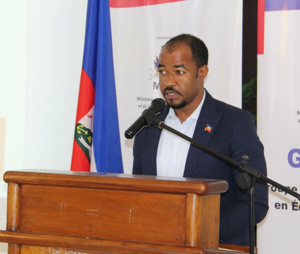 ONAPEHT's tweet photo. Lors d'une session ordinaire du #GLPE-H, le mardi 7 mars 2023, le @MENFP_Education et l'@ONAPEHT, de concert avec l'@UNICEFHaiti et le @WFP_Haiti, ont lancé officiellement le Programme Pluriannuel de Résilience (PPR), financé par le @EduCannotWait. https://t.co/TaJYOvLIfp