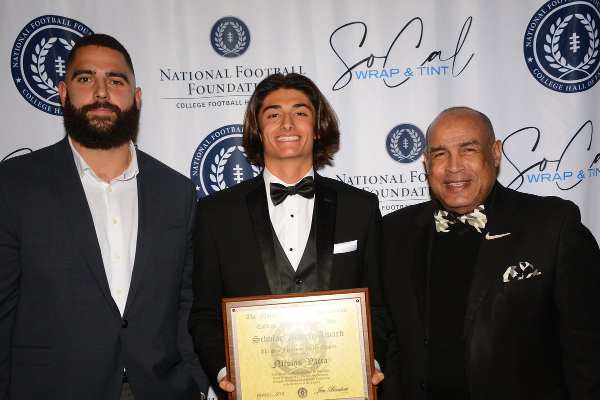 NFFNetwork's tweet image. Kudos @coachjb21 and your team for making it happen!

@cfbhall inductee Anthony Davis, who played at San Fernando HS and @uscfb, joined Patrick Mekari who played at Westlake HS and @CalFootball, as keynote speakers at NFF San Fernando Valley Chapter (@NFF_SFV) March 6.