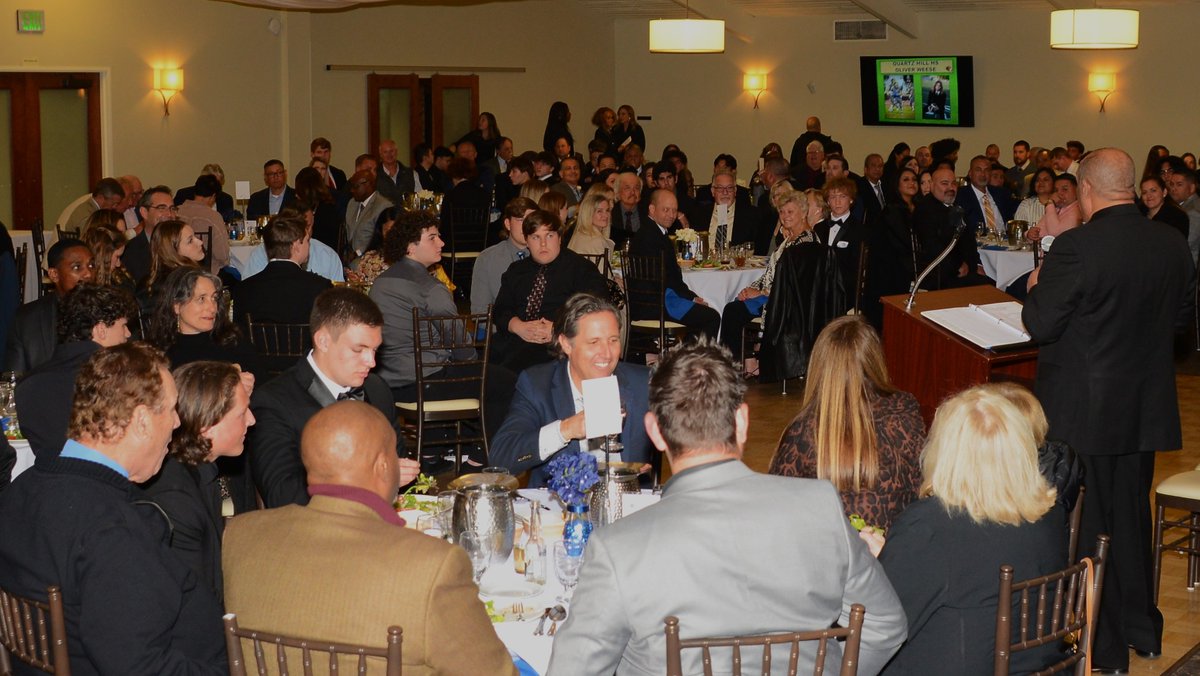 NFFNetwork's tweet image. Kudos @coachjb21 and your team for making it happen!

@cfbhall inductee Anthony Davis, who played at San Fernando HS and @uscfb, joined Patrick Mekari who played at Westlake HS and @CalFootball, as keynote speakers at NFF San Fernando Valley Chapter (@NFF_SFV) March 6.