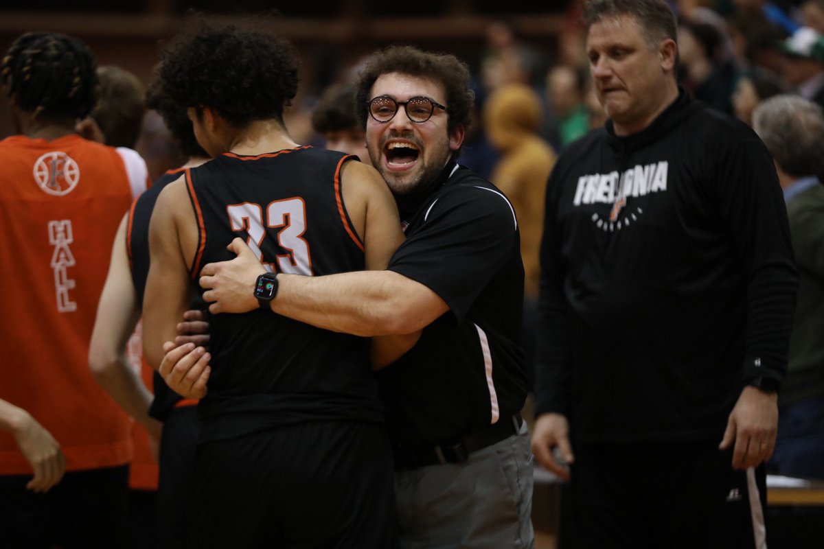 AshleighDyckes's tweet image. What a GAME!!!!!! The Billies Advance Again!!! @FredoniaHSathl1 #buffstate