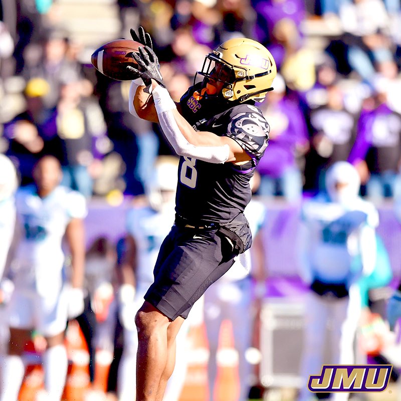 After a great conversation with <a href="/CoachShanahan_/">Mike Shanahan</a> I am glad to say I’m blessed to receive an offer from James Madison University #GoDukes 🟣🟡🐶