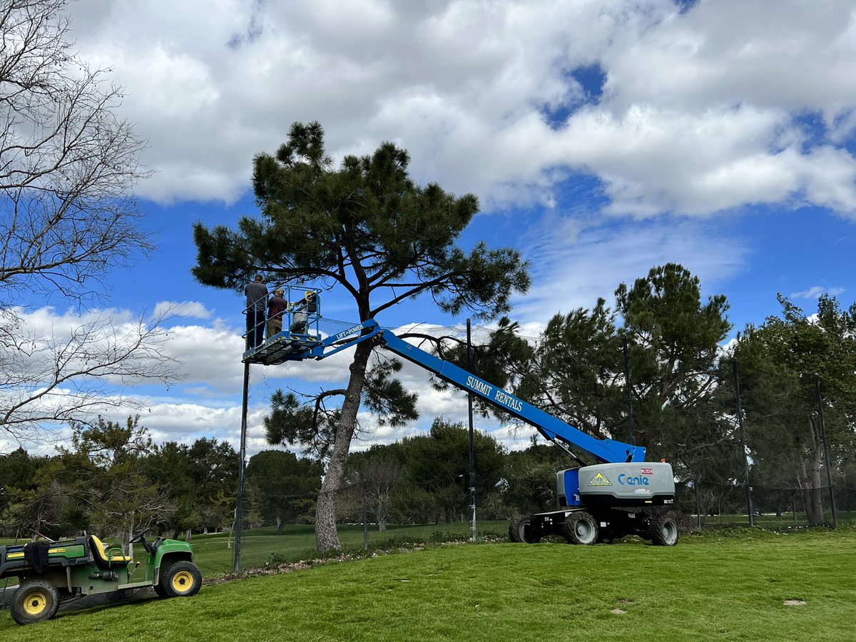 JJimenez_80's tweet photo. “So you worked in baseball….oh good, you know how to mend netting then. The range netting needs help” 🤦🏻‍♂️. What is learned is never forgotten. Thank god for off seasons and BP screens and cages. Hahaha #jobsecurity #golf #MILB https://t.co/H3Wurlt6BX