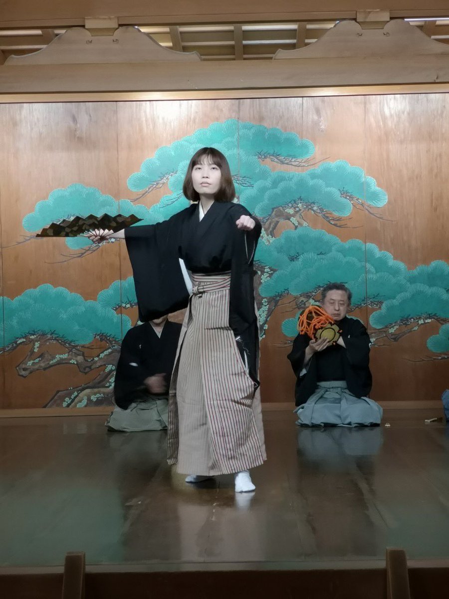 #春から九大
みなさん合格おめでとうございます🎉
九州大学能楽部では新入部員を大募集しております！
優しい先生のおかげで誰でもかっこいい能が舞えるようになります✨
少しでも興味のある方はこのツイートに返信といいねお願いします！