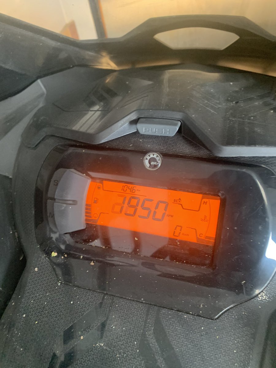 2022 skidoo tundra 600 ace (4 stroke) 154” track. Only 104 km. Sled works great, has a radiator as well as cooling lines in the tunnel so it won’t overheat in icy or no snow conditions. New one is $13400, asking $11500. Reason for selling, family changed up sleds