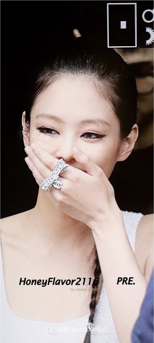 ArfhBp's tweet photo. JENNIE at Chanel Fall Winter  WALLPAPER
🖤💓
#bpupdated
#BlackpinkJennie 
#blackpinkwallaper
#ArfhBp https://t.co/QnhyUhh429
