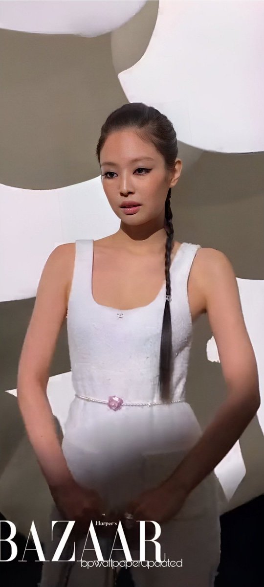 ArfhBp's tweet photo. JENNIE at Chanel Fall Winter WALLPAPER
🖤💓
#bpupdated
#BlackpinkJennie
#blackpinkwallaper
#ArfhBp https://t.co/zU4ueKSQoP
