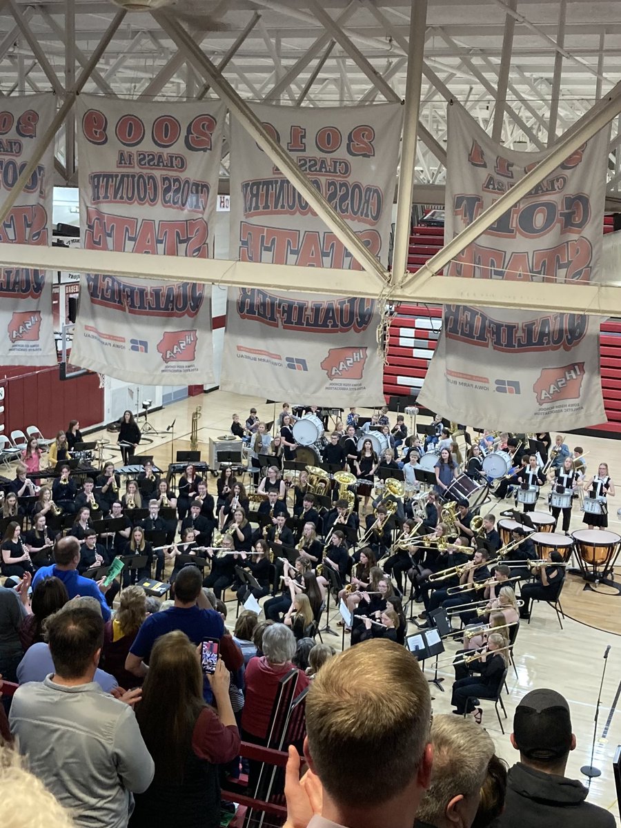 VOlthoff's tweet photo. Parade of bands at our school tonight. Fifth, 6th, MS &amp; HS performed. Even 2 songs together! As a former band member in SH’s glory years, so good to see the number of kids involved &amp; quality of music being performed! Always have a soft spot in my❤️for music programs. Well done! https://t.co/OZIdfzFM9b