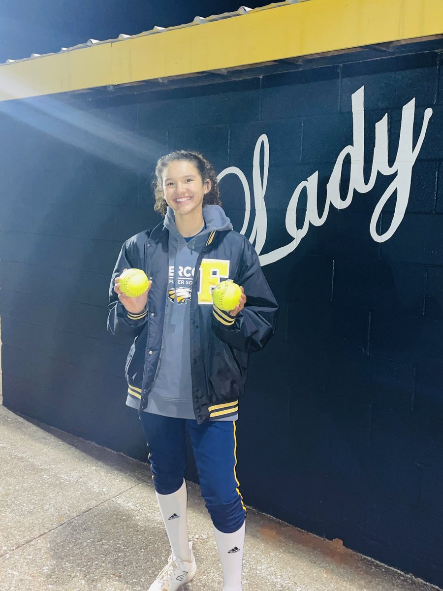 AveryLofton34's tweet photo. Softball season is finally here!!! Started off our season with a bang!!! Went 4 for 4 with a triple, a single and 2 💣’s @07_premier @academy_smash @creech_farms @ExtraInningSB @SBRRetweets @D1Softball @Vol_Softball @GSU_Softball https://t.co/fGNbvQ6lrT