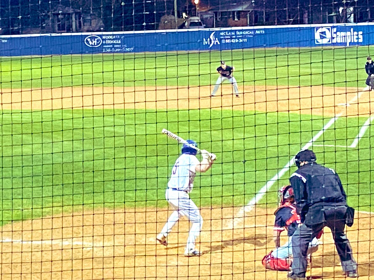 VarsityPrep's tweet image. Enjoyed watching @BASEBALLHHS play! Exciting game #SportsHsv