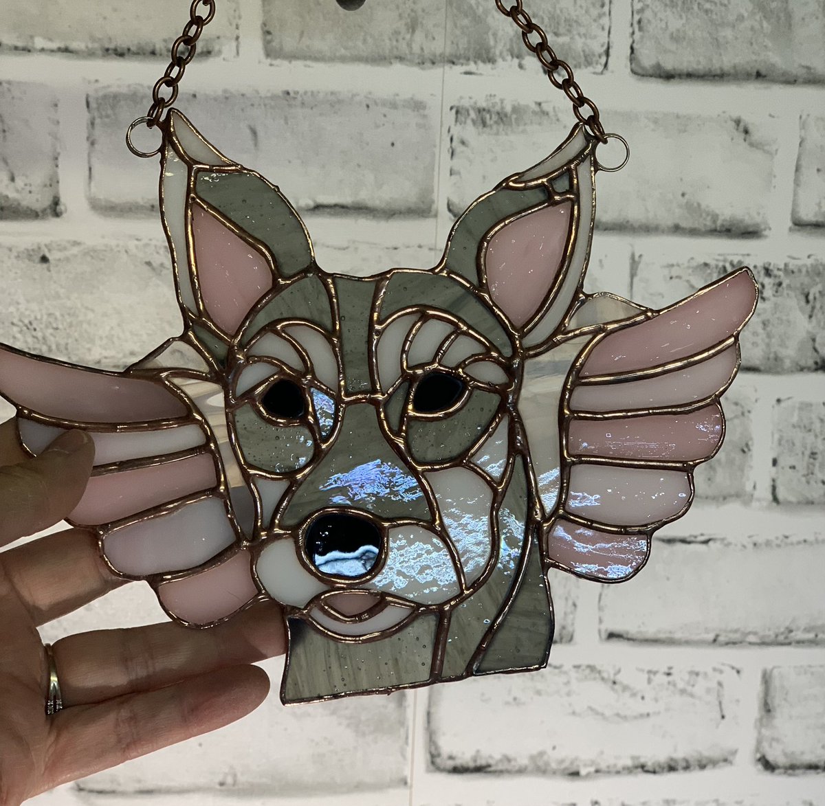 StainInMyGlass's tweet image. Completed  Miniature Schnauzer suncatcher

#minuatureschnauzer #stainedglassart #stainedglass #angel