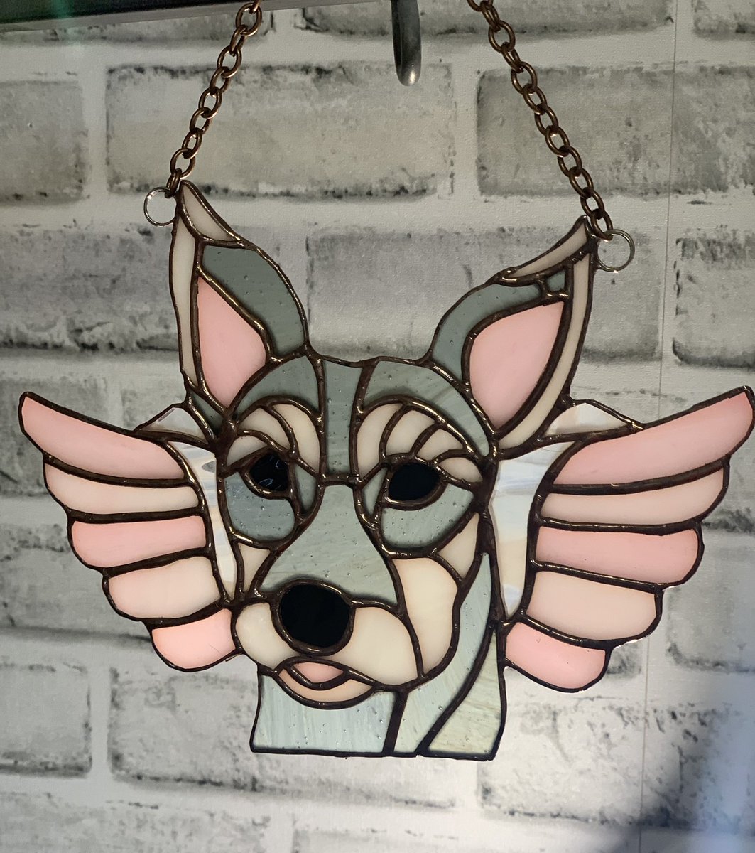 StainInMyGlass's tweet image. Completed  Miniature Schnauzer suncatcher

#minuatureschnauzer #stainedglassart #stainedglass #angel