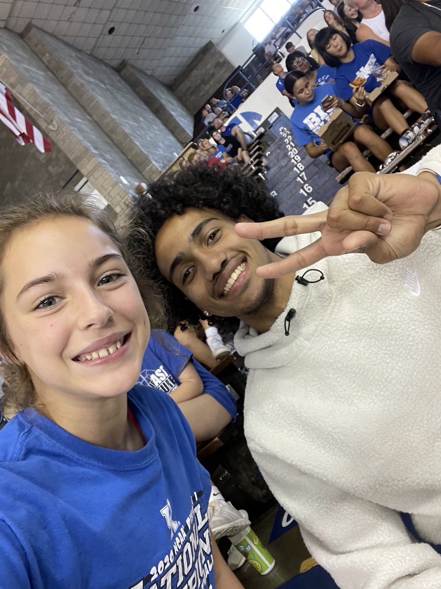 therealdeatonog's tweet photo. #ToppinTuesday GO CATS! ๐ https://t.co/uNJqvNqg2n