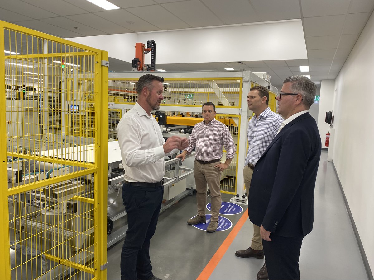 TindoSolar's tweet photo. We were delighted to have The Hon. @SMullighan MP and The Hon. @mbrownalp MP visit our facility in Mawson Lakes. Glenn Morelli our Owner/Director and CEO Richard Petterson were on hand to personally lead the tour! ๐ฆ โ๏ธ ๐
#tindo #solar #australianmade #acepv #sun #renewables https://t.co/wDwb6U8IBe