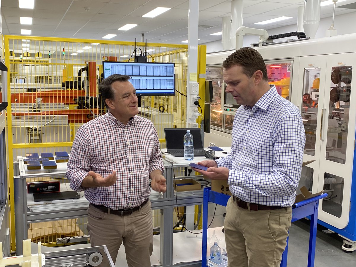 TindoSolar's tweet photo. We were delighted to have The Hon. @SMullighan MP and The Hon. @mbrownalp MP visit our facility in Mawson Lakes. Glenn Morelli our Owner/Director and CEO Richard Petterson were on hand to personally lead the tour! ๐ฆ โ๏ธ ๐
#tindo #solar #australianmade #acepv #sun #renewables https://t.co/wDwb6U8IBe