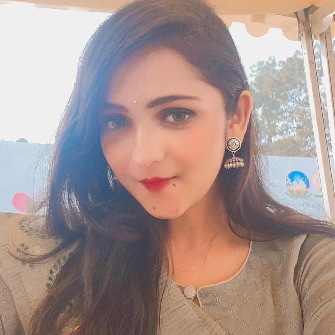 NANDINISHRIVAS1's tweet photo. #NewProfilePic https://t.co/nE80Fh2lNg