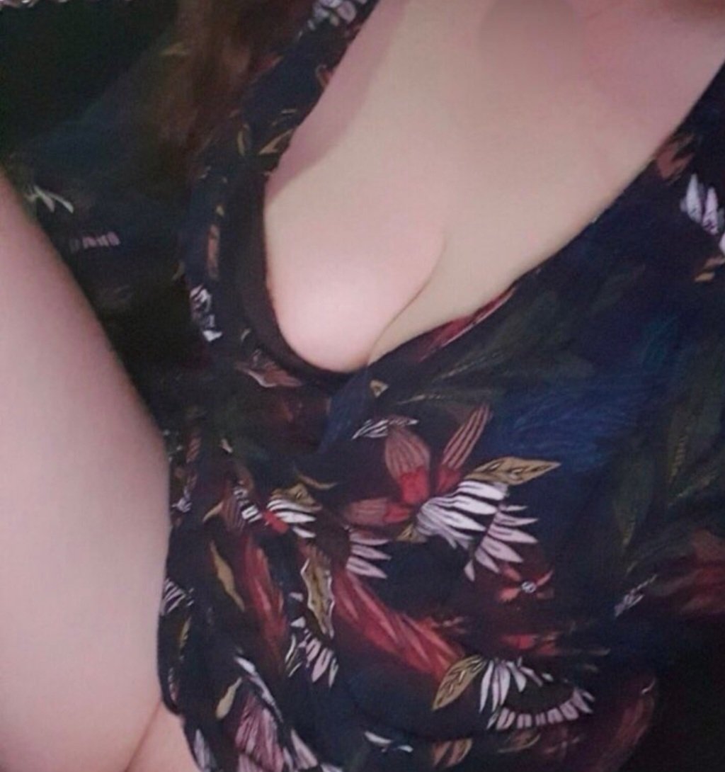 3월10일 저녁or밤 저희와 방술하며 야한시간 보내실 커플 계실까요? 지역은 동작구 관악구 용산쪽 입니다~~^^ 목적보단 친목음주를 더 좋아해요~목적도 있음 좋구요 ㅎ 매너좋으신분들 찾습니다^^
#부커만남 #방술