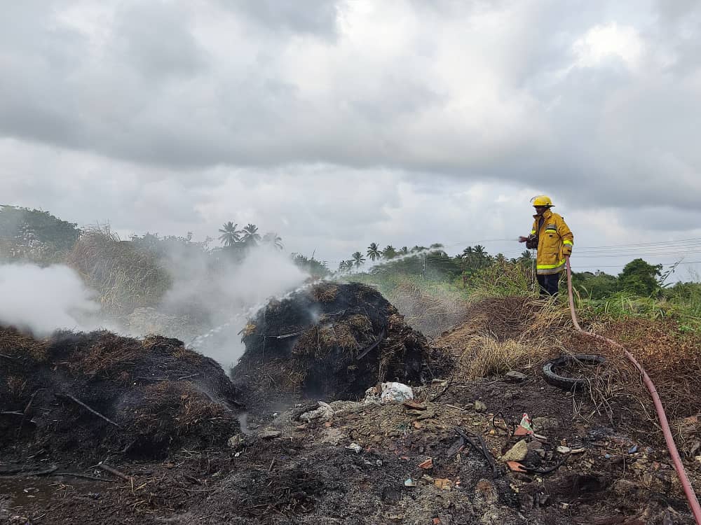 #7Mar
#SNGR/BN
 REDAN CENTRAL 
 ZOEDAN CARABOBO 
JUAN JOSÉ MORA

#Temprano🚨 Incendio de desechos sólidos Morón-Coro a la altura de distribuidor

<a href="/DGNBEnLinea/">DGNB</a> <a href="/CentralReedan/">REDAN Central de Bomberos y Bomberas</a> <a href="/Perez_Ampueda/">G/B Carlos Perez Ampueda</a> <a href="/BJuanGonzalez/">juancgonzalez</a> <a href="/zoedancarabobo/">Zoedan Carabobo</a> <a href="/DGGEPMIR/">VGRPC-DGGEPMIR</a> <a href="/VGRPC_/">VGRPC</a>  <a href="/Alirio10sanchez/">Alirio Sánchez</a> 

#ChávezEternoAmigo