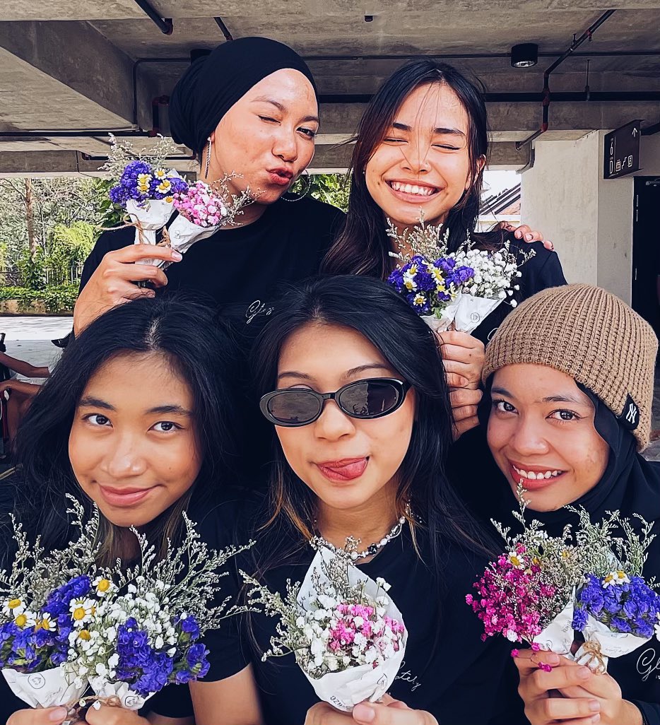 glazeeatery's tweet photo. Can’t spell hero without her - Happy International Women’s Day to all incredible ladies everywhere 👭 keep shining on 💫 https://t.co/9t74x0oCo8