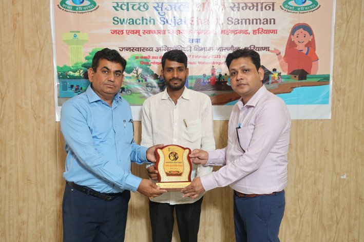 _kumarmohit's tweet photo. स्वच्छ सुजल शक्ति सम्मान जिला महेंद्रगढ़ हरियाणा
#jjm #phed #wsso
@phedhry @beingarun28 @NMahendragarh https://t.co/VUsW5DluRg