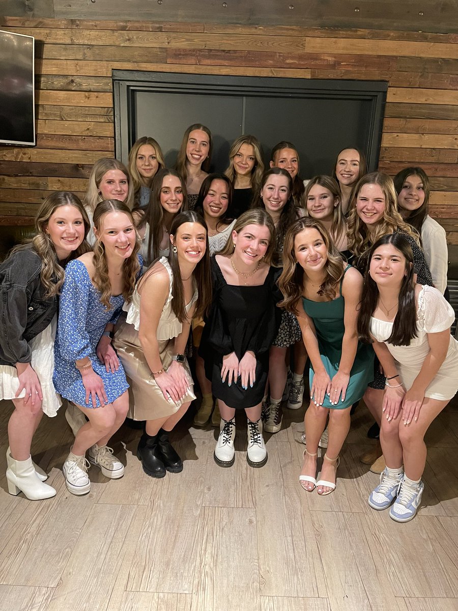 And that’s a wrap 🤍 

Our 2022-2023 season has officially come to an end. Grateful for this unforgettable season and incredible dance team family!!