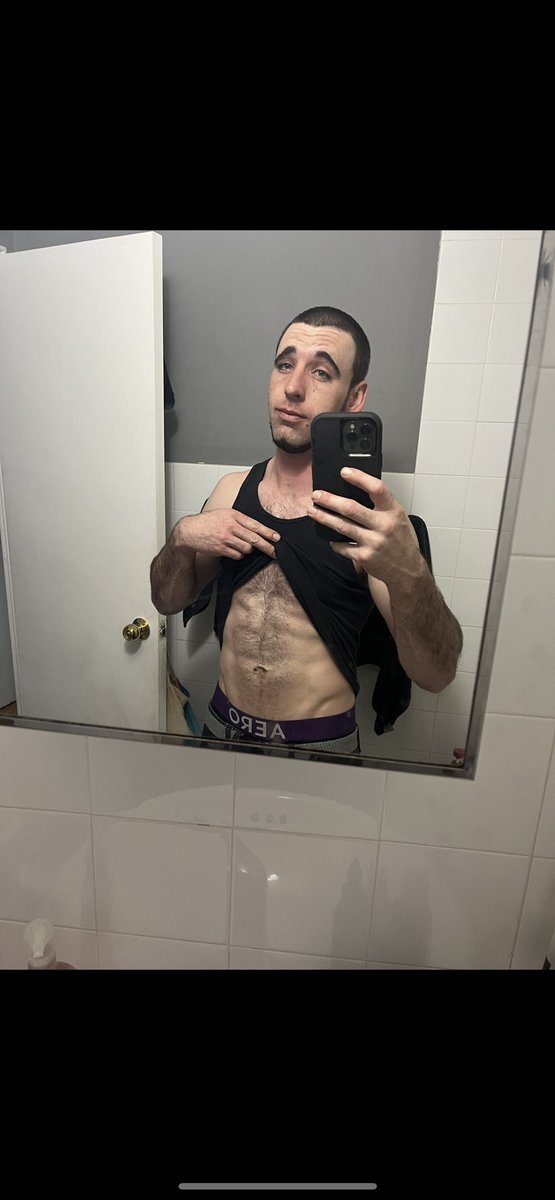 Dual_Sporter's tweet photo. Day 26 of my routine and I’m back to boxing shape! Time to increase calories and protein considering my diet is absolutely garbage… https://t.co/IBMtxr4e1i