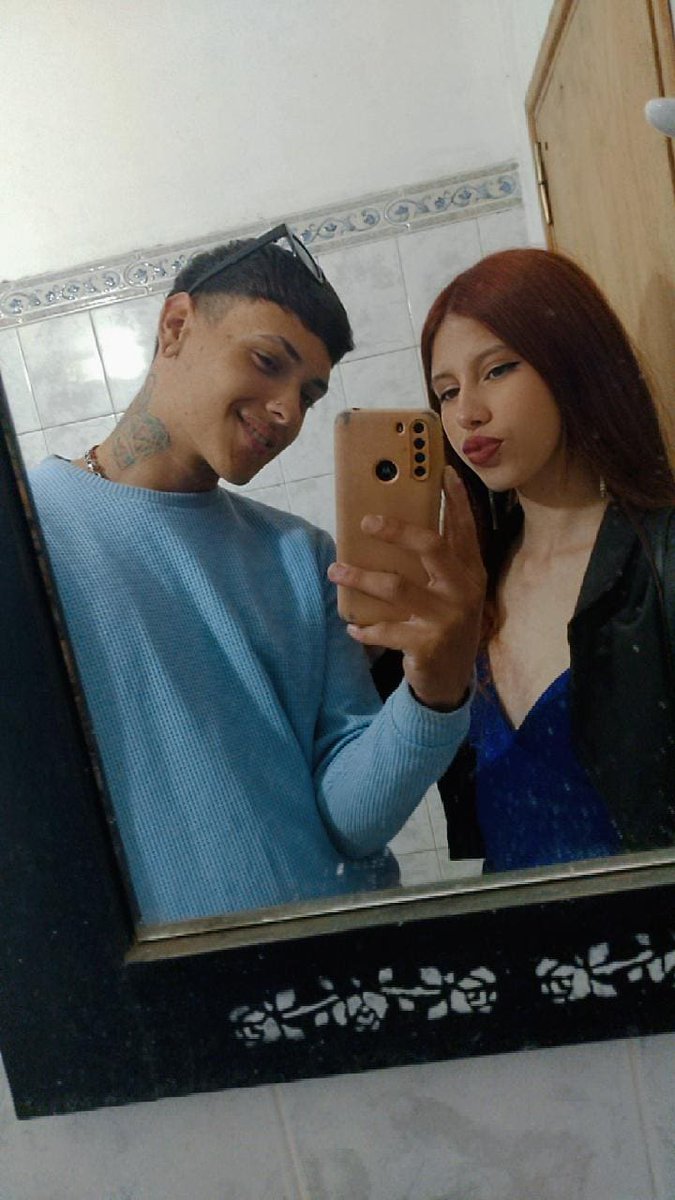 Solo el y nadie mas.. 
Apesar de todo sigue siendo el amor de mi vida y la persona con la que quiero todo, el solo sabe hacerme feliz y amarme, va a ser el en mi corazon y en mi vida por siempre, te amo gordo, no te vayas nunca♥