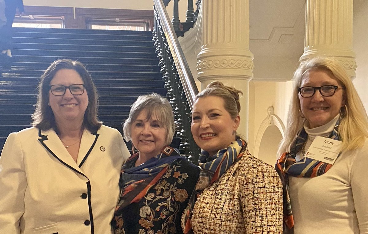 Thanks @juliejohnsonTX for recognizing the work of @texmedPAC @texmed Alliance members for their advocacy efforts for Texas medicine. 
Your hard work in the house helps us keep Texans healthier! #FirstTuesdays
