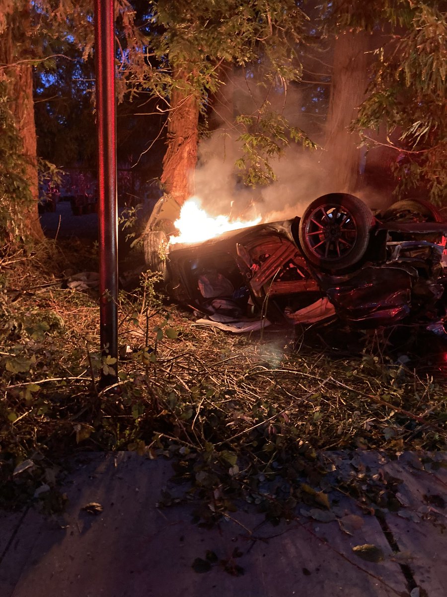 BvueFD's tweet photo. Two patients were extracted prior to the fire erupting. Both were transported to a local area hospital. https://t.co/g0oQscHnMd