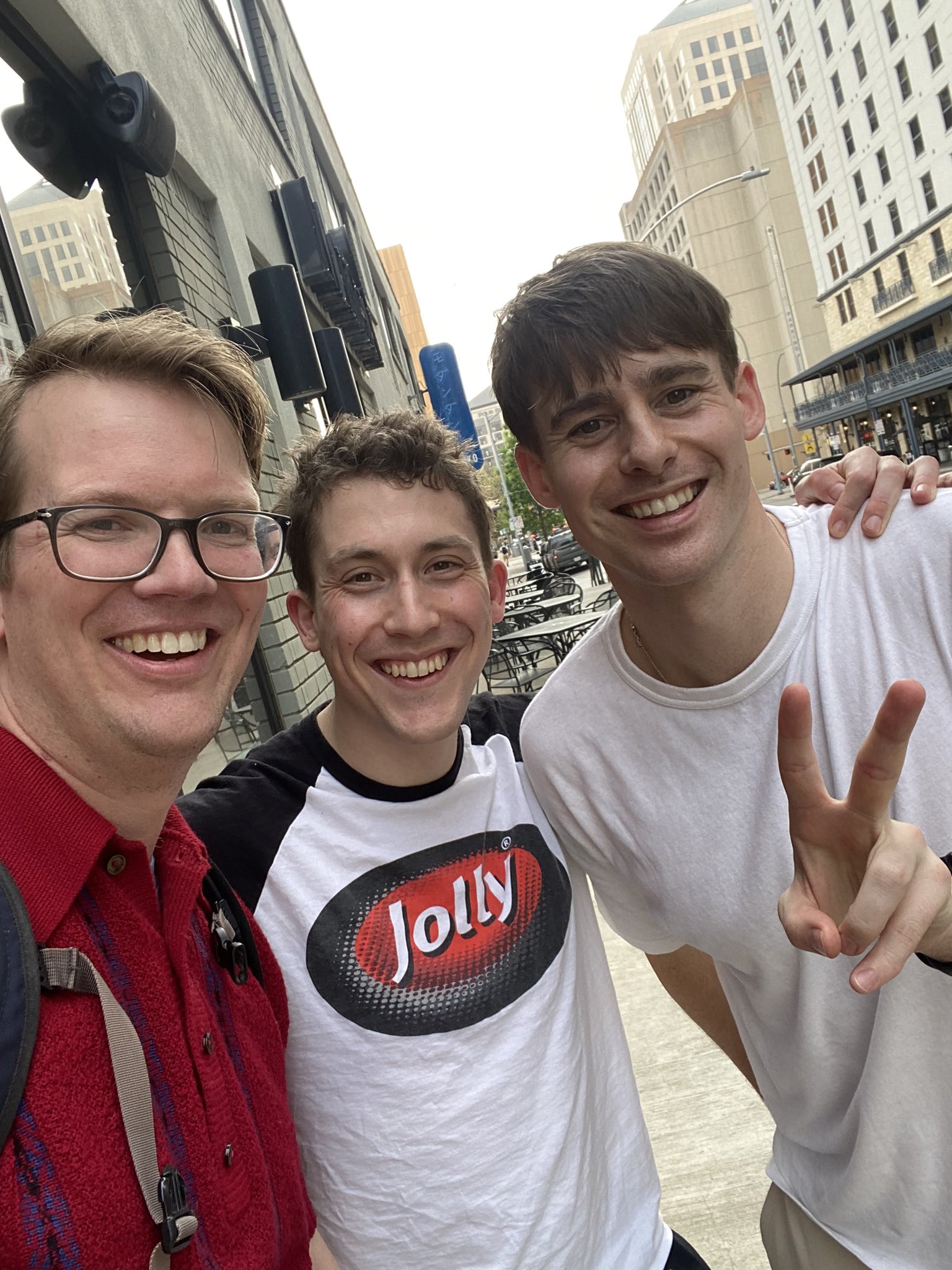 Hank Green on Twitter "Look who I ran into completely at random