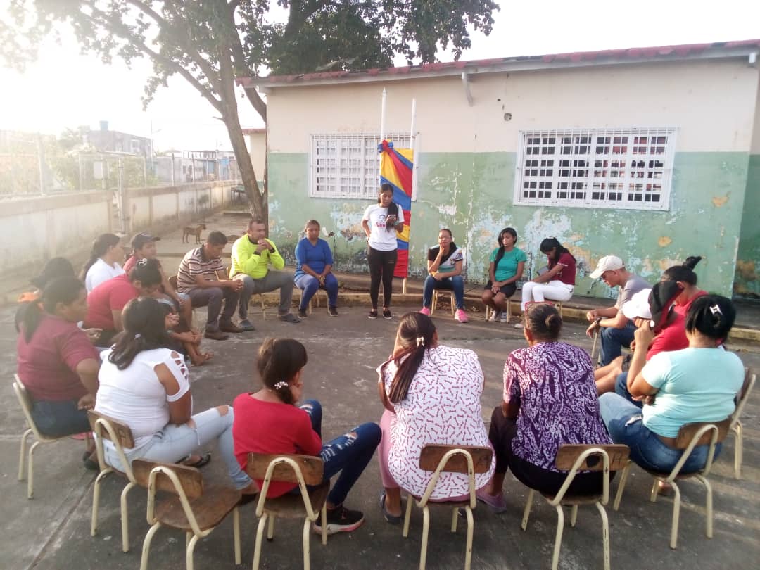 En el municipio #SanFernando 🚩🚩

Los equipos de Las UBCH del Municipio San Fernando realizaron un conversatorio sobre La Vigencia del Pensamiento de nuestro Comandante, Hugo Chávez y el <a href="/PartidoPSUV/">PSUV</a> 

<a href="/NicolasMaduro/">Nicolás Maduro</a>
<a href="/dcabellor/">Diosdado Cabello R</a>
<a href="/eduardopiate2/">eduardo piñate</a>
#ChávezEsPsuvEnVictoria
