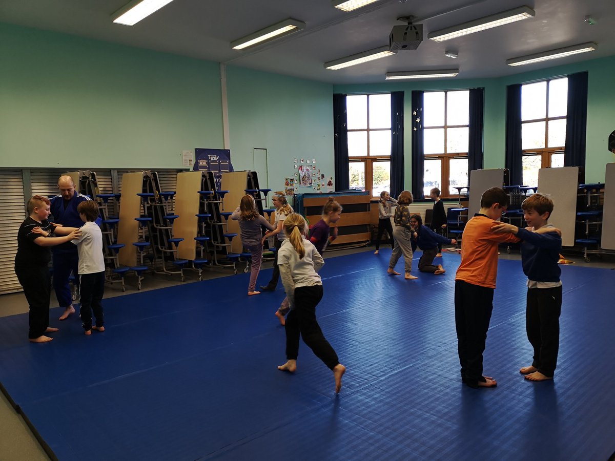 Fossoway_ps's tweet photo. A cracking start to our day of sporting activities for P5 with a judo taster. Thanks so much to Callum @destinationjudo as always for an amazing session https://t.co/Aa9FtikCaK