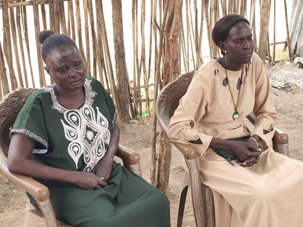EyeRadioJuba's tweet photo. Eye Radio live from Gumbo - Sherikat celebrating the International Women’s Day. 

Emmanuel Joseph Akile and Baria Johnson speak to women on their livelihood and the role of women in decision making. 

Join the discussion on air at Eye Radio 98.6Fm. #embraceequity2023 #SSOT https://t.co/Vql9dN2Vd4