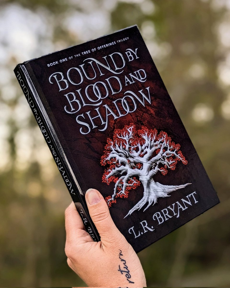 L_R_Bryant's tweet photo. Check out the reviews on Goodreads and Amazon for my debut epic fantasy!
#epicfantasy #darkfantasy #portalfantasy #NOTromance #fantasy #fantasyauthor #debutnovel #indieauthor #writingcommunity #selfpublished #bookreview #booksigning #femalemc #mentalhealth #creatures #magic https://t.co/c9v1rS0s8Q