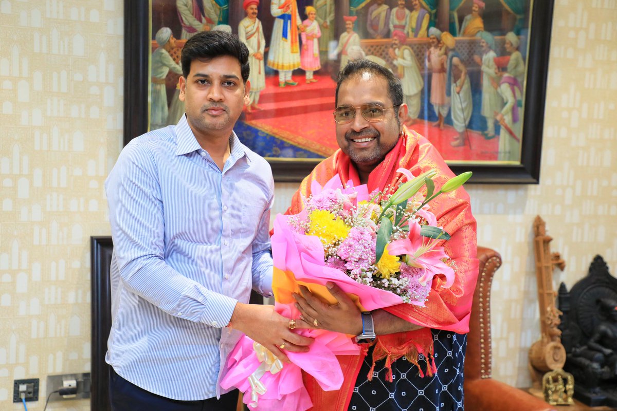 Dr Shrikant Lata Eknath Shinde tweet media