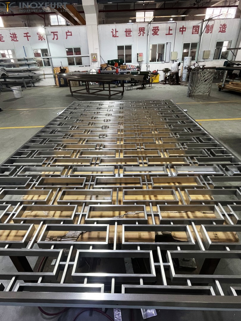 Gigi_Wonderful's tweet image. Stainless steel tube welding screen partition, surface brushed（hairline） process; spot welding treatment according to customer requirements, gaps will be formed at the welding port. 
Looking forward to the finished product.
inoxfurt-metal.com/Stainless-Stee…
#screenpartition  #steelscreen